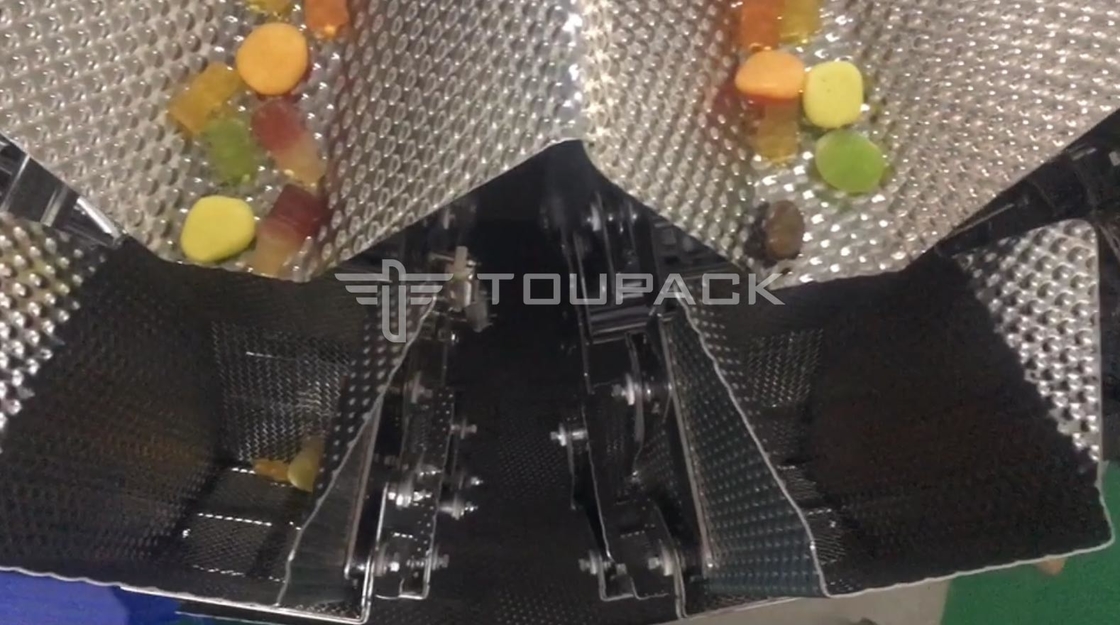 Impacchettatrice di riempimento di conteggio automatico per l'orso gommoso Candy di Premade Doypack della borsa del cuscino
