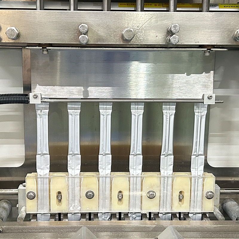 Macchina di imballaggio automatico a più corsie per colori alimentari e bevande in polvere 1g-30g