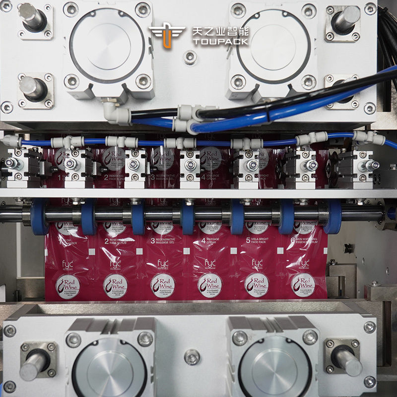 Fabbrica di macchine confezionatrici per gel energetici, salse, miele e succhi in bustine verticali irregolari completamente automatiche