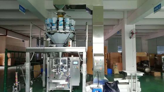 Sigillamento automatico del materiale di riempimento della forma dell'impacchettatrice di VFFS di Multihead dell'alimento verticale del pesatore