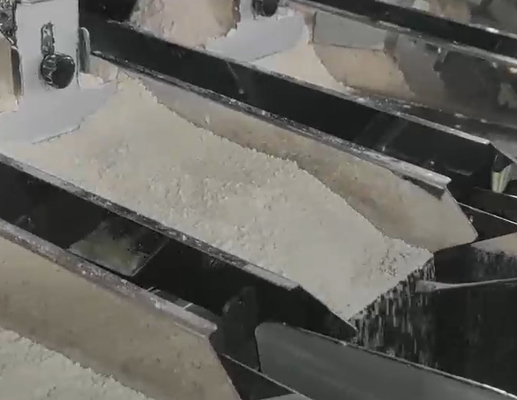 Testa 4 macchina imballatrice del pesatore lineare da 3 litri per il granello/la polvere